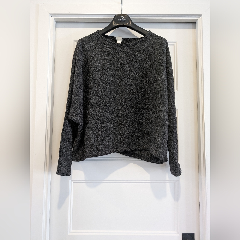 **NWOT** H&M cropped sweater size XL oversized